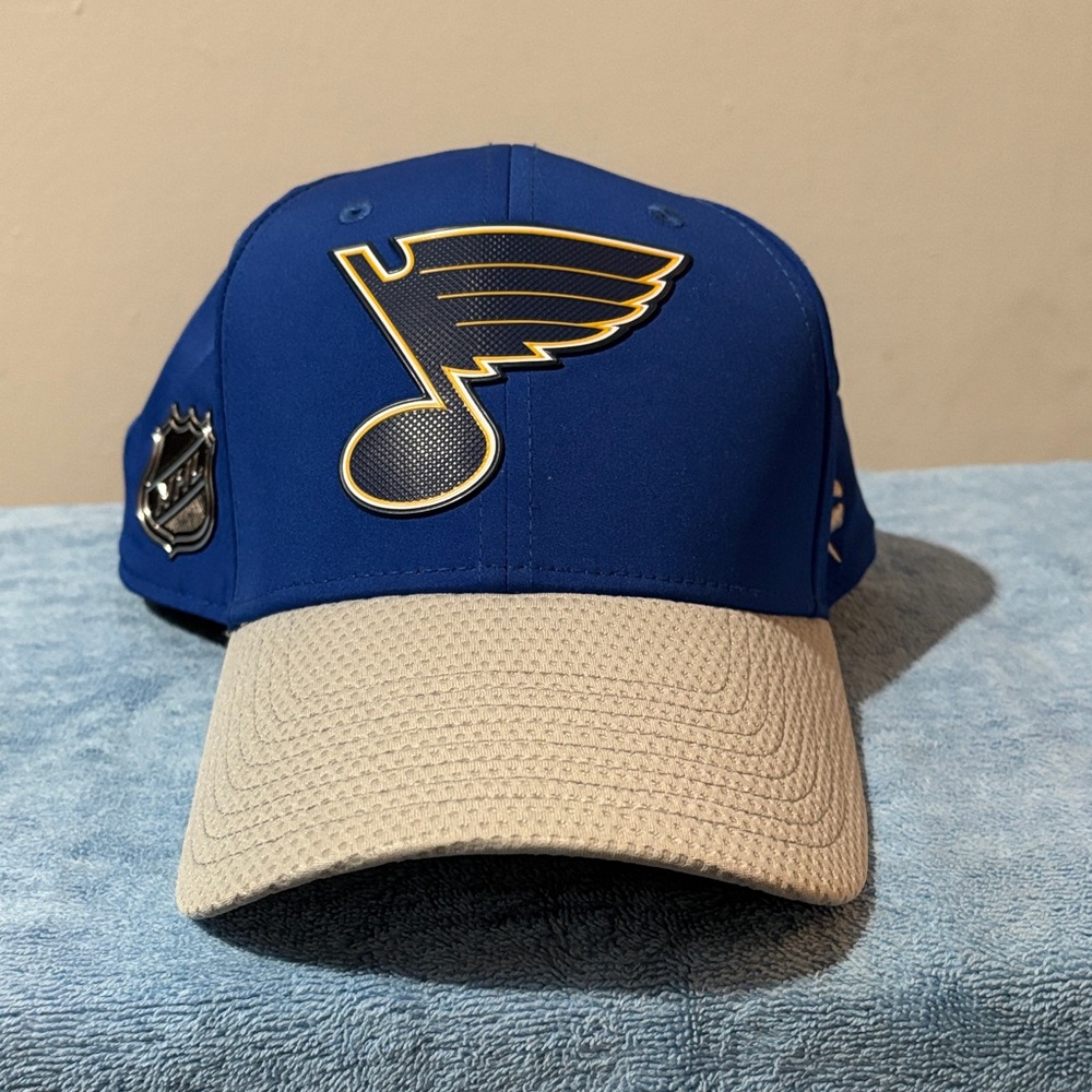 St Louis Blues Fanatics snapback hat